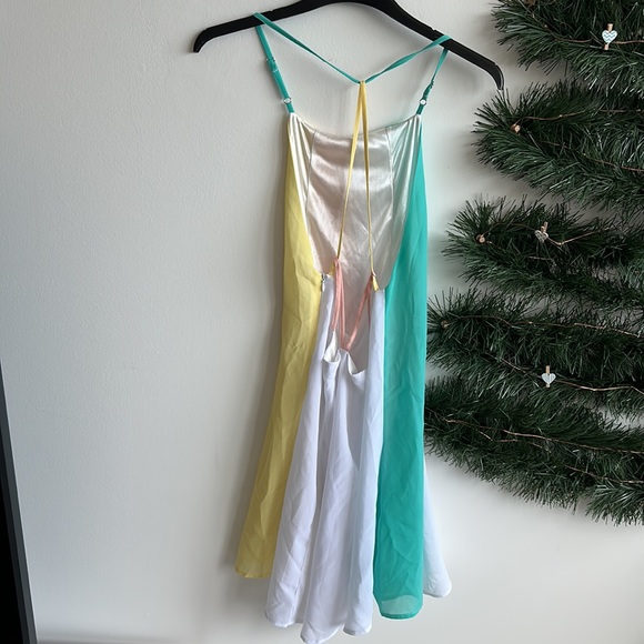 Beautiful color dress - size s - backless - with side zipper adjustable straps - Picture 3 of 5